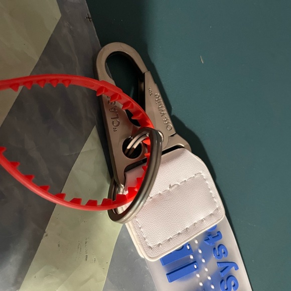 Blue Off-White Silicone Industrial Keychain - Picture 4 of 5